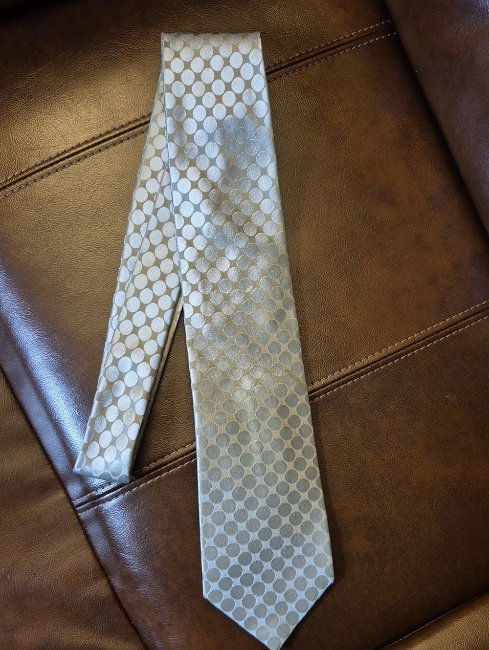 Perry Ellis Silver Dot Pattern Tie